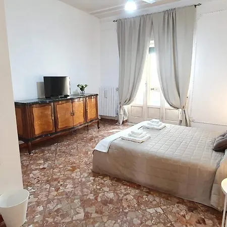 Apulian - Centro Pensión Bari